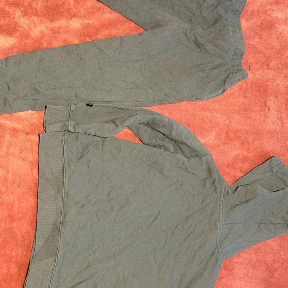 New Balance Kids Green Hoodie and Joggers Set - Picture 8 of 9